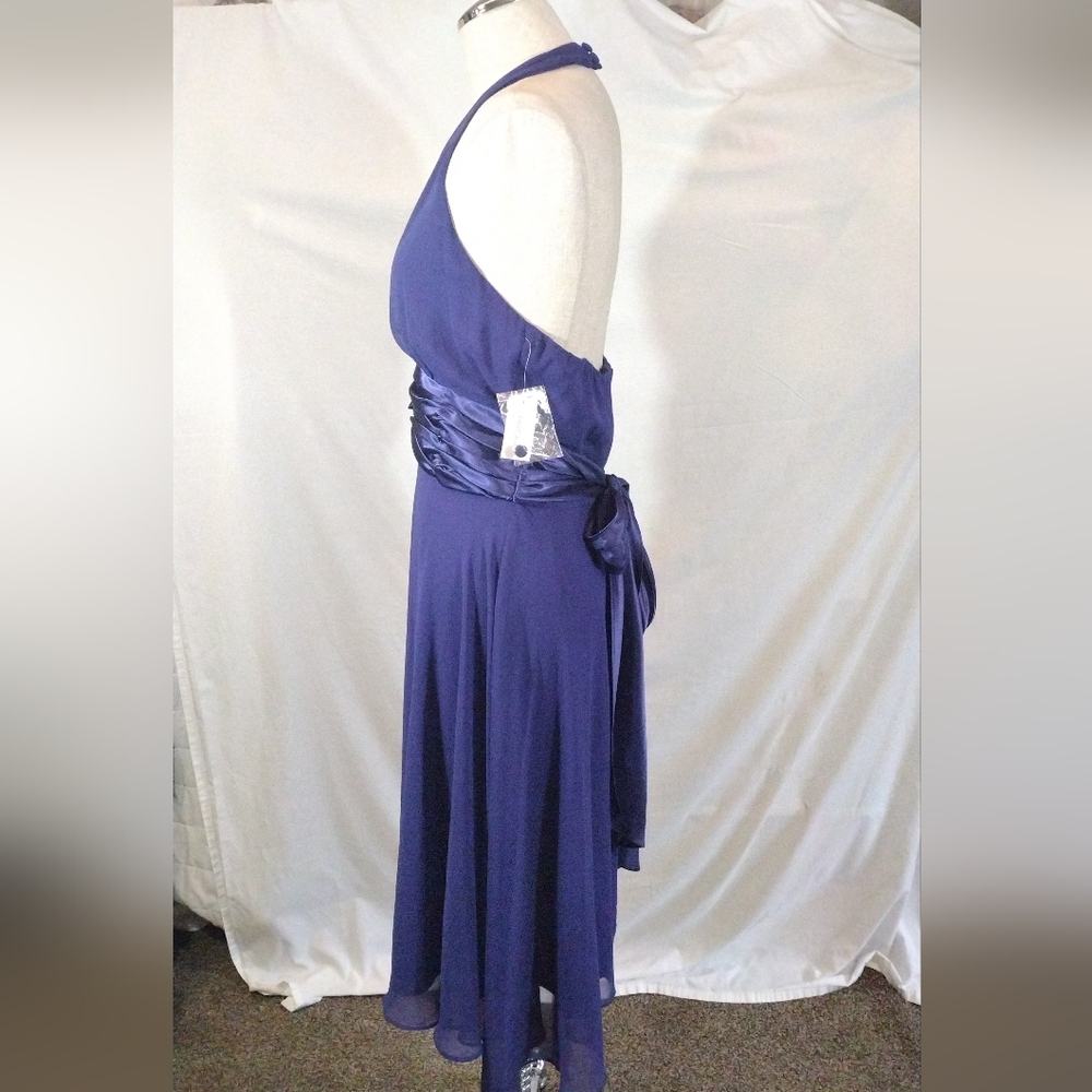 Dressbarn TAG Halter Dress, midi, Blue Satin Waist with Tie, Lined, V-Neck, 12 - Picture 6 of 9